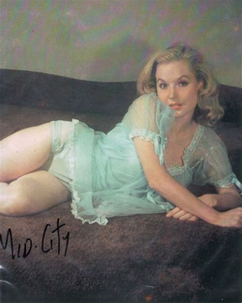 33 Rare and Gorgeous Color Photos of Betty Brosmer in the 1950s